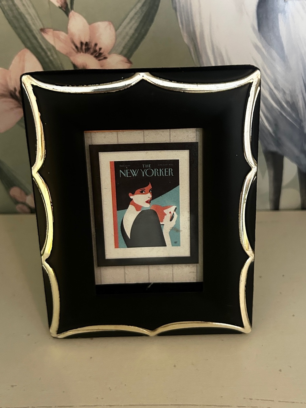 Vintage Mini Statement Photo Frame Featuring New Yorker Cover Art | 3.5” x 5.5
